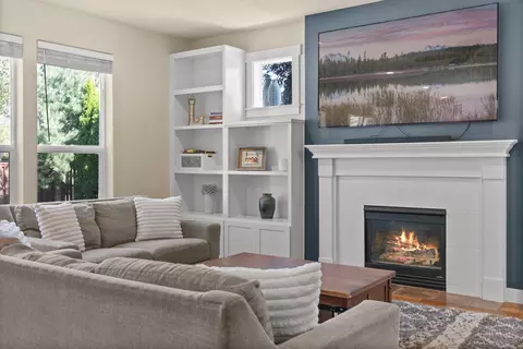Living - 19788 Chicory Ave, Bend, OR 97702 photo 2 of 2