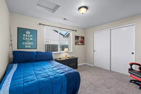 Bedroom - 1242 Hawk Dr, Central Point, OR 97502 photo 3 of 3