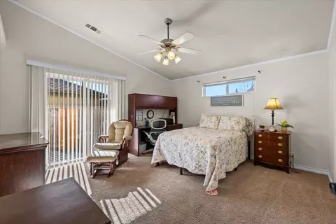 Bedroom - 1242 Hawk Dr, Central Point, OR 97502 photo 1 of 3