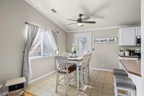 Dining - 1242 Hawk Dr, Central Point, OR 97502 photo 1 of 1