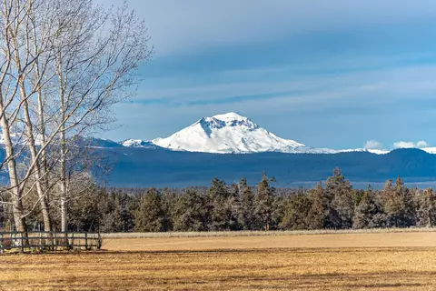 18870 Couch Market Rd, Bend, OR 97703 photo 3