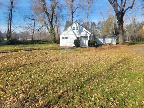 2678 Sand Creek Rd, Grants Pass, OR 97527