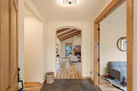 Entry Way - 19541 Sugar Mill Loop, Bend, OR 97702 photo 1 of 3