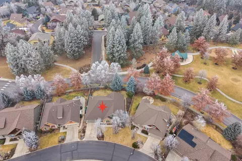 View/Area - 19541 Sugar Mill Loop, Bend, OR 97702 photo 1 of 3