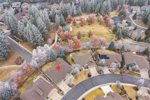 View/Area - 19541 Sugar Mill Loop, Bend, OR 97702 photo 2 of 3