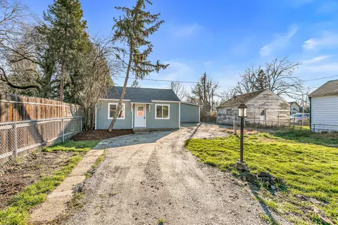 745 Dakota Ave, Medford, OR 97501