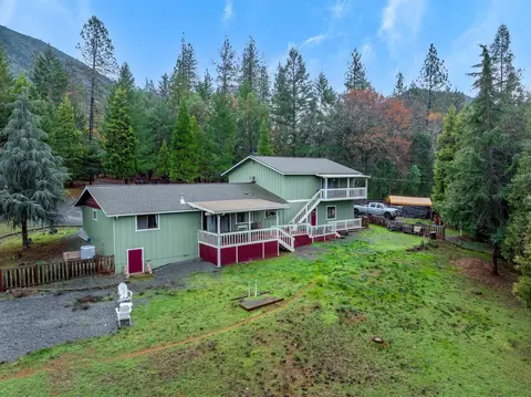 Exterior - 792 Summit Loop, Grants Pass, OR 97527 photo 3 of 8