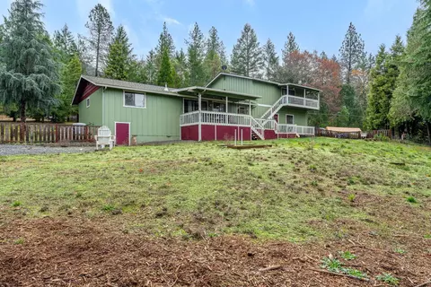 Exterior - 792 Summit Loop, Grants Pass, OR 97527 photo 6 of 8