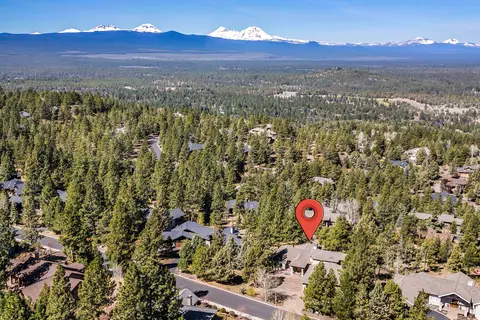 1600 NW Overlook Dr, Bend, OR 97703