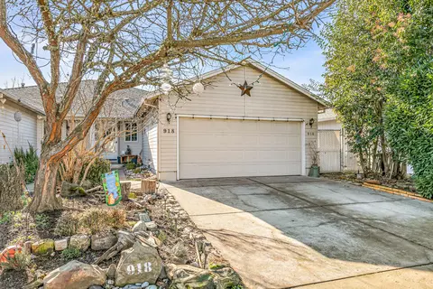 918 Brandi Way, Central Point, OR 97502