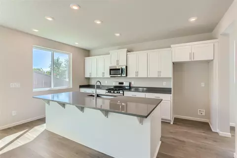 63221 Carly Ln, Bend, OR 97701 photo 4