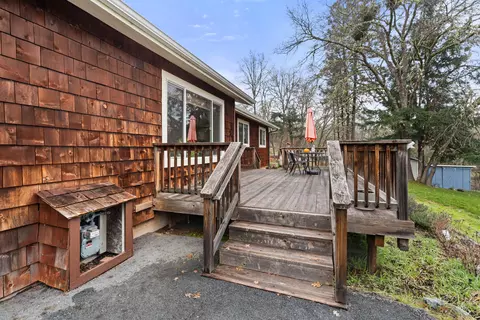 Exterior - 450 Crestview Loop, Grants Pass, OR 97527 photo 6 of 8