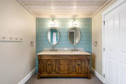 Bath - 2403 NW Brickyard St, Bend, OR 97703 photo 2 of 5