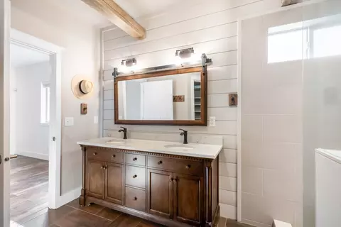 Bath - 2403 NW Brickyard St, Bend, OR 97703 photo 4 of 5