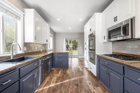 Kitchen - 2403 NW Brickyard St, Bend, OR 97703 photo 1 of 4