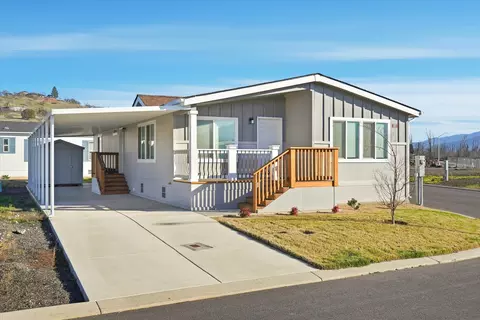 300 Luman Rd #197, Phoenix, OR 97535
