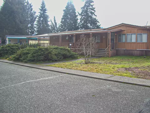 1061 Lee Roze Ln, Grants Pass, OR 97527