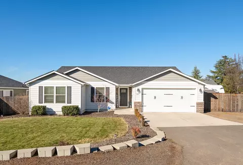 3617 Cedar Links Dr, Medford, OR 97504