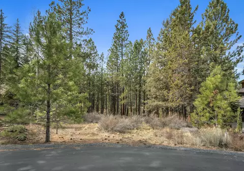 19374 Rim Lake Ct, Bend, OR 97702