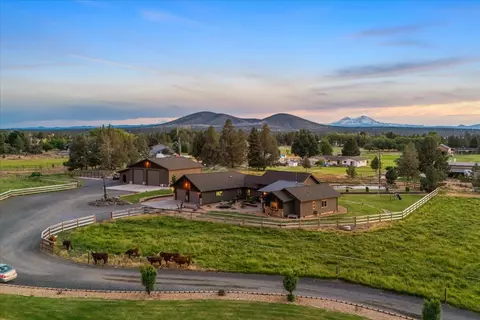 6150 NW Kingwood Ave, Redmond, OR 97756