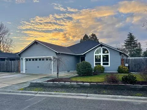 166 Nadine Ln, Central Point, OR 97502