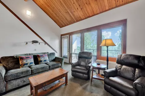 18575 SW Century Drive Dr #933, Bend, OR 97702