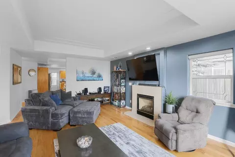 Living - 184 Keystone Way, Eagle Point, OR 97524 photo 2 of 2