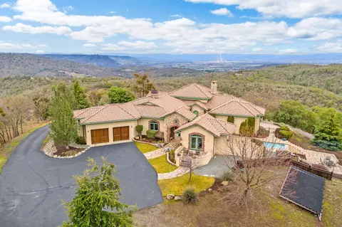 7762 Old Stage Rd, Central Point, OR 97502