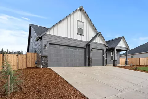 1159 Pumpkin Ridge Dr #323, Eagle Point, OR 97524