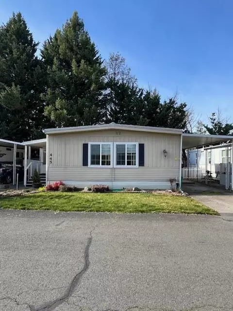 445 Ashwood Dr, Grants Pass, OR 97526