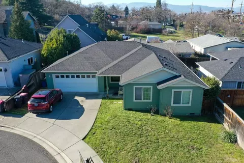 977 Garden Springs Cir, Medford, OR 97504