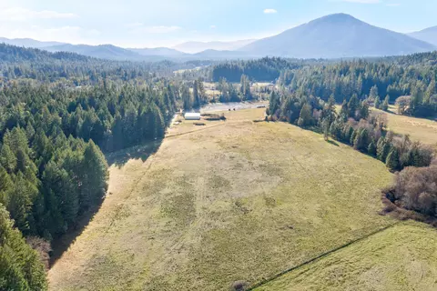 1491 Draper Valley Rd, Selma, OR 97538 photo 3
