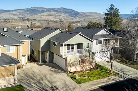 267 Meadow Dr, Ashland, OR 97520