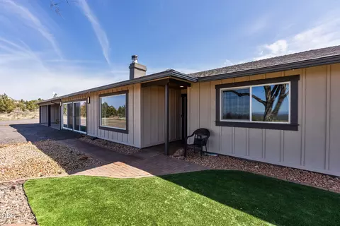 13774 SW Sego Lily Rd, Powell Butte, OR 97753