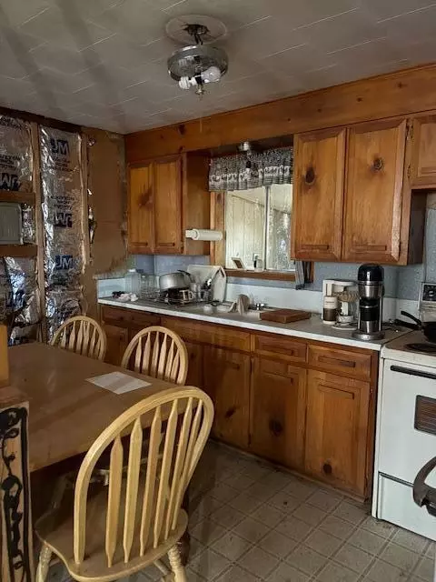 Kitchen - 51418 Evans Way, La Pine, OR 97739 photo 1 of 1