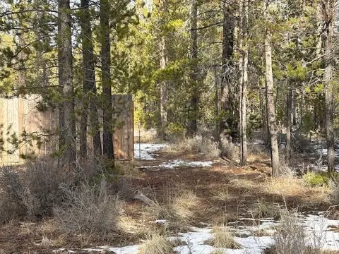 Exterior - 51418 Evans Way, La Pine, OR 97739 photo 13 of 16