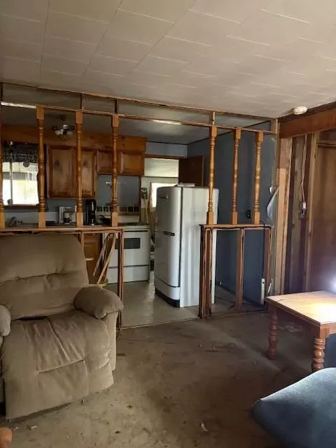 Living - 51418 Evans Way, La Pine, OR 97739 photo 2 of 2