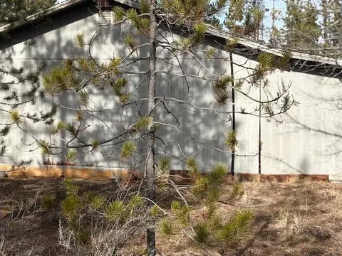 Exterior - 51418 Evans Way, La Pine, OR 97739 photo 3 of 16