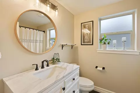 Bath - 20017 Voltera Pl, Bend, OR 97702 photo 1 of 4