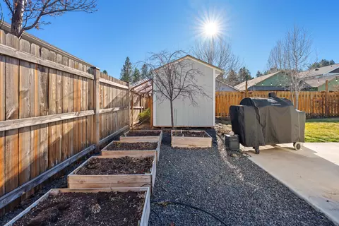 Exterior - 20017 Voltera Pl, Bend, OR 97702 photo 7 of 7