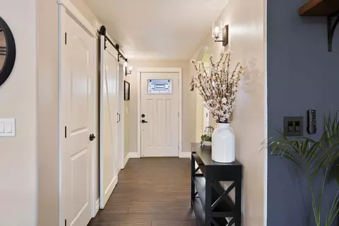 Entry Way - 20017 Voltera Pl, Bend, OR 97702 photo 3 of 3