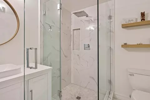 Bath - 20017 Voltera Pl, Bend, OR 97702 photo 4 of 4