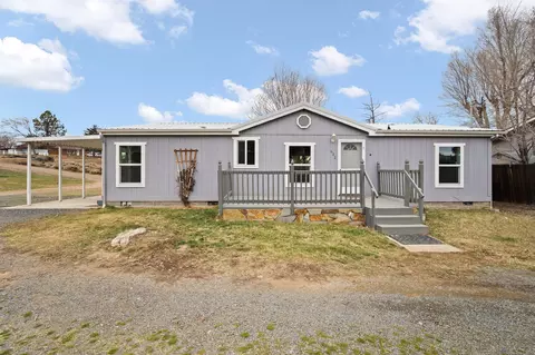 682 SE 10th St, Madras, OR 97741