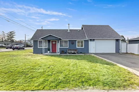 2817 Howard Ave, Medford, OR 97501