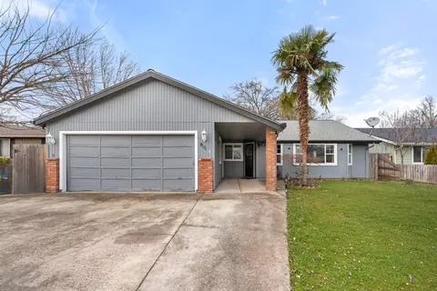 1960 Hutchins Cir, Medford, OR 97504
