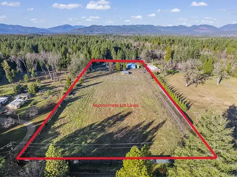 3666 Dick Geroge Rd, Cave Junction, OR 97523