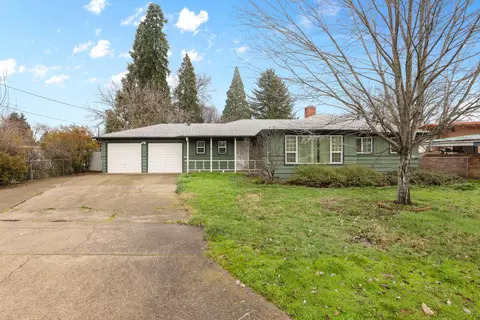 1594 Velia St, Medford, OR 97504