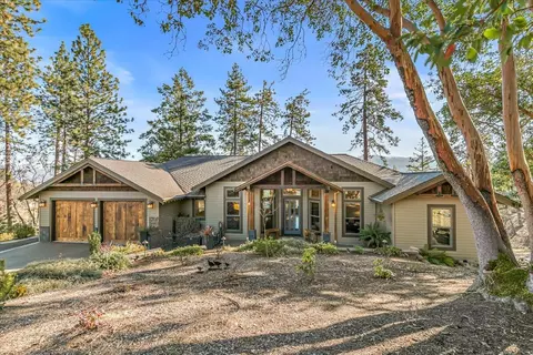 815 Gold Rush Way, Jacksonville, OR 97530