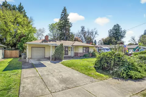 1441 Jasper St, Medford, OR 97501