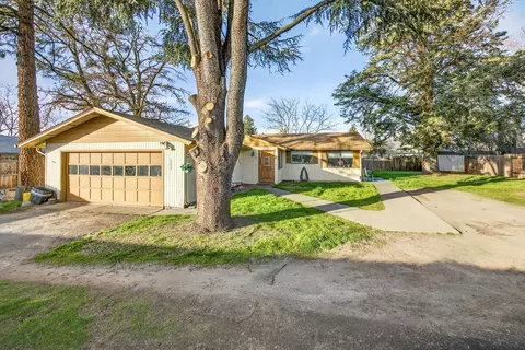 1553 Crater Lake Ave, Medford, OR 97504